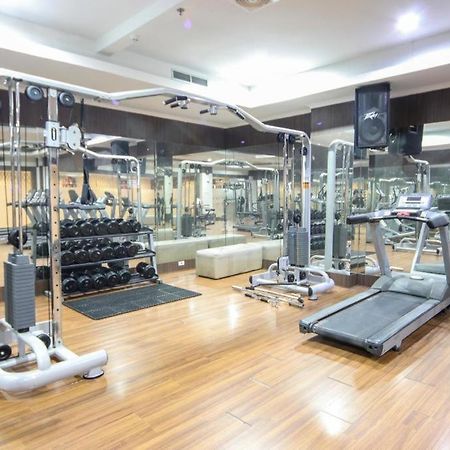 New Hollywood Hotel Pekanbaru Esterno foto
