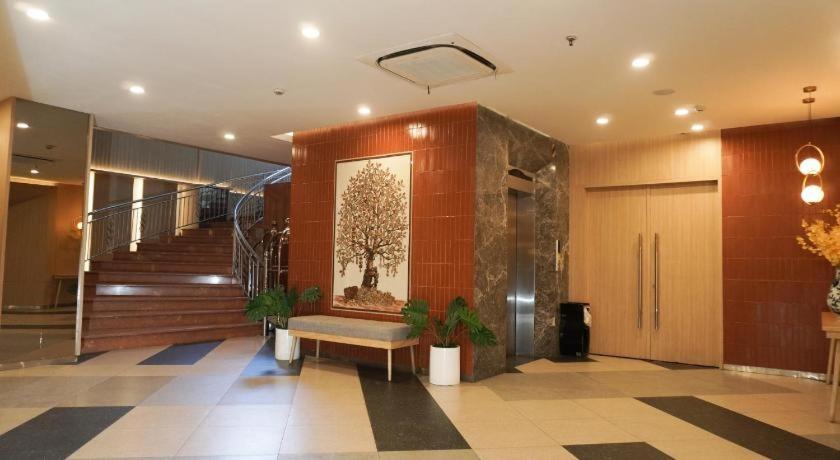 New Hollywood Hotel Pekanbaru Esterno foto