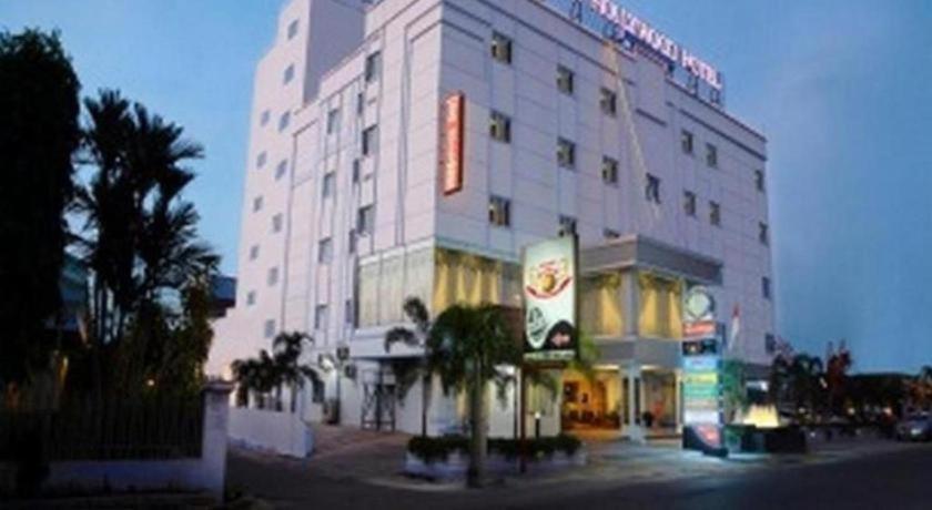New Hollywood Hotel Pekanbaru Esterno foto