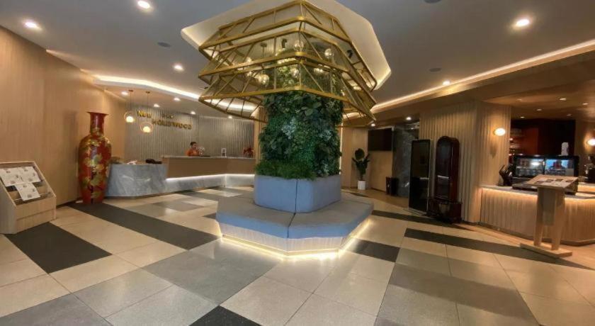 New Hollywood Hotel Pekanbaru Esterno foto